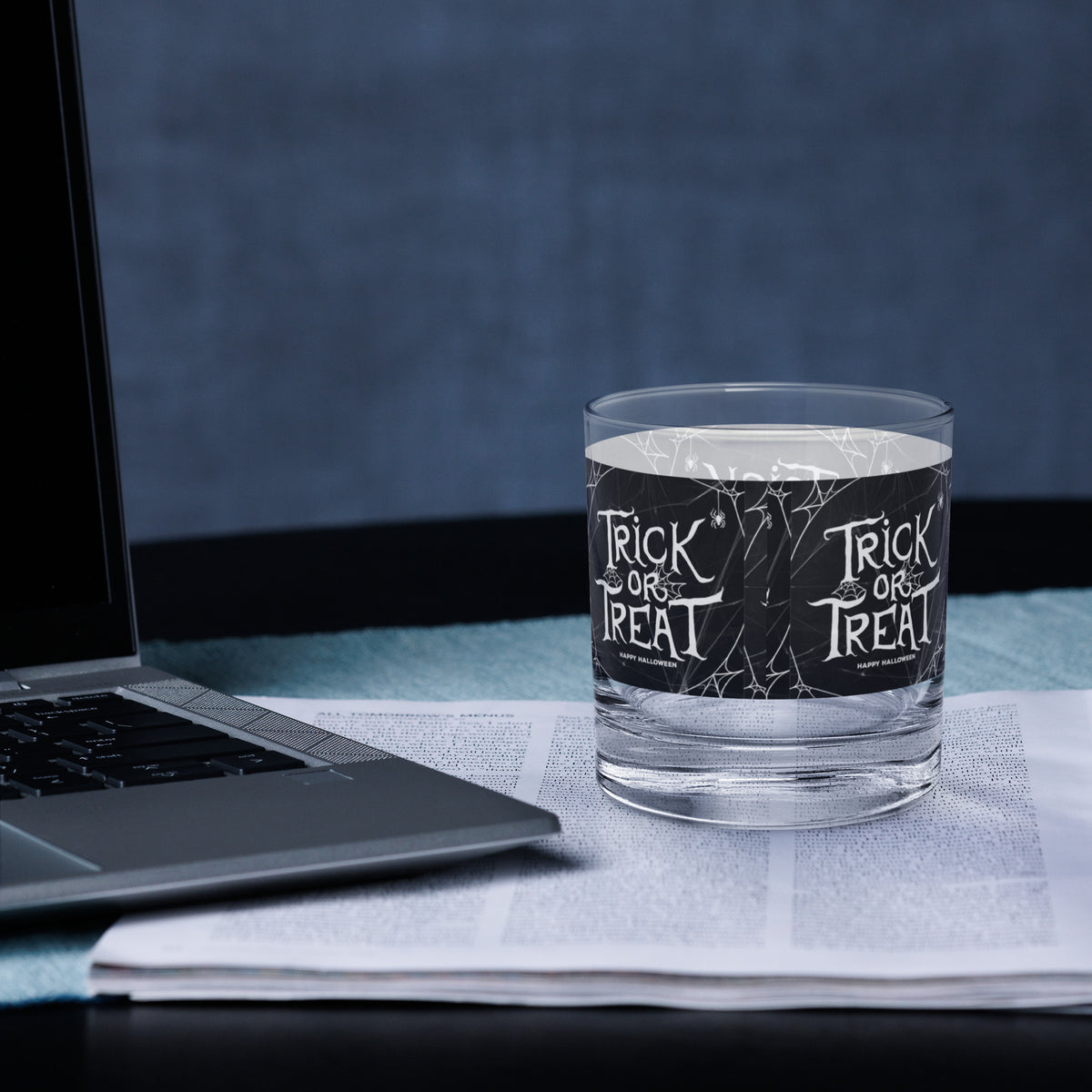 Спуки хелоуин чаша за уиски – Trick or Treat Halloween whiskey glass spooky print